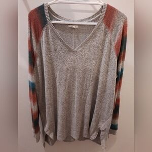 Maurices Women’s Gray Multicolor long Sleeve Round Hem Sweater Size XL EUC